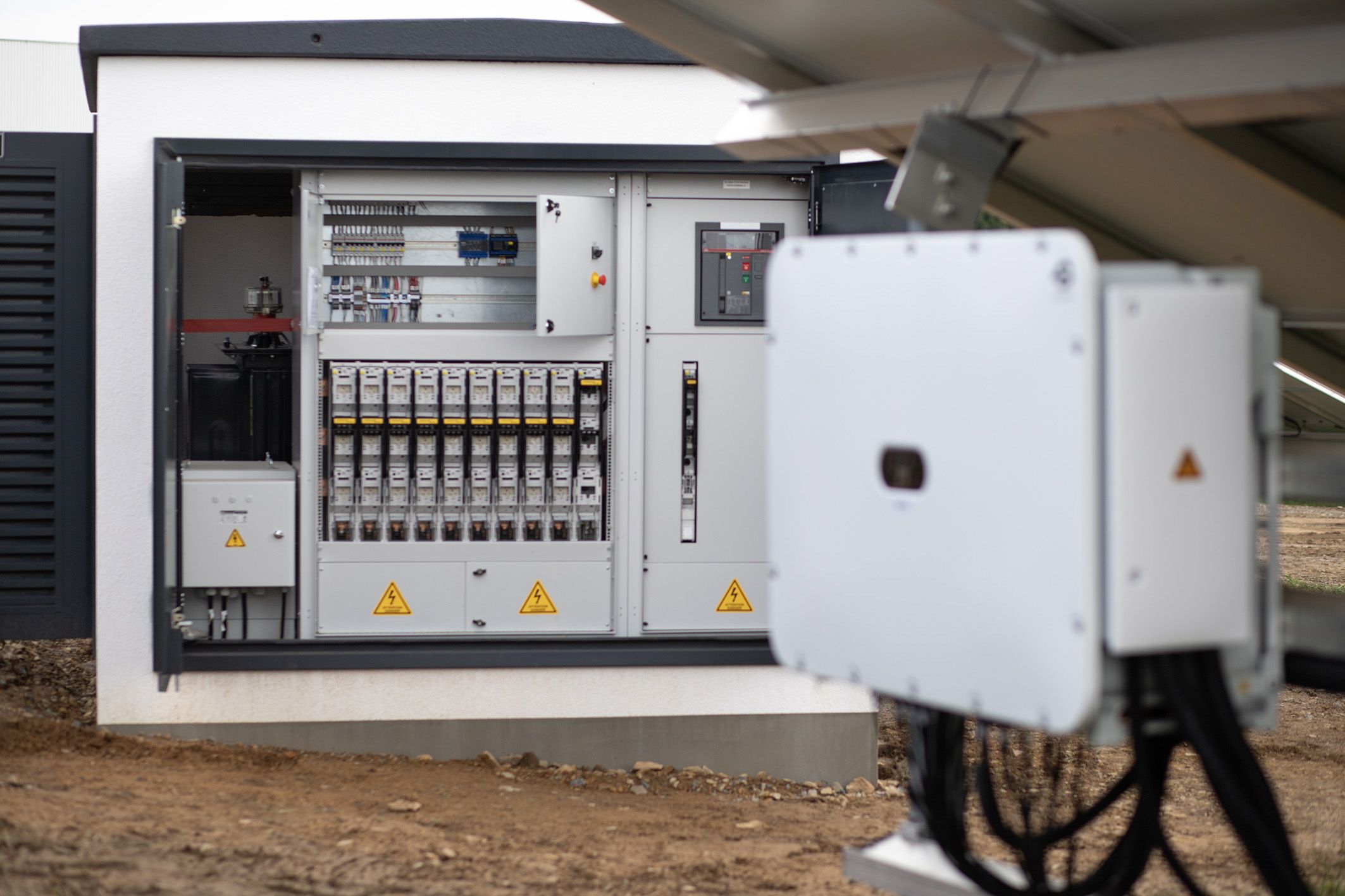 Gira_Solarpark_Trafo_300dpi