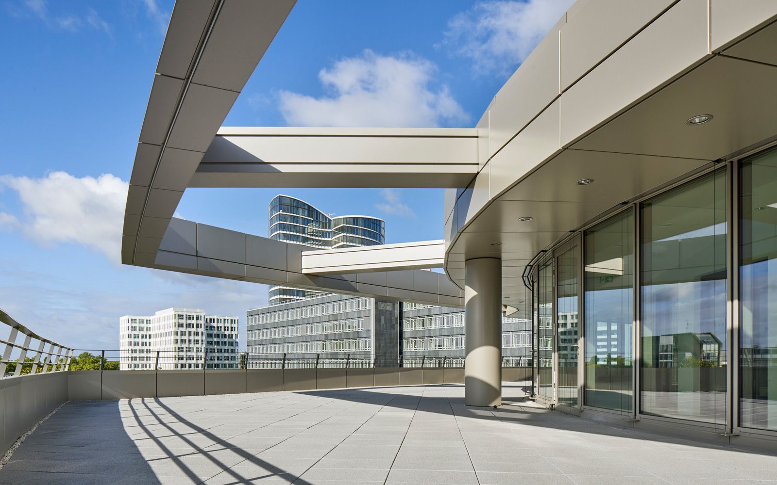 Rundum imposant: Die Dachterrasse ermöglicht ein 360°-Panorama