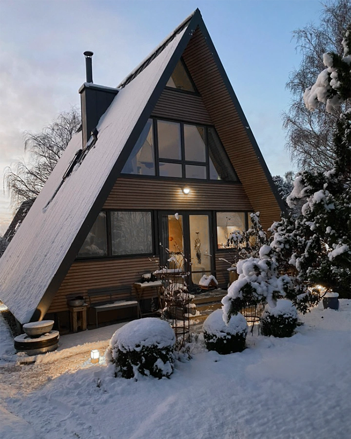 A-frame house Radc Lorenz Riethmueller Winter