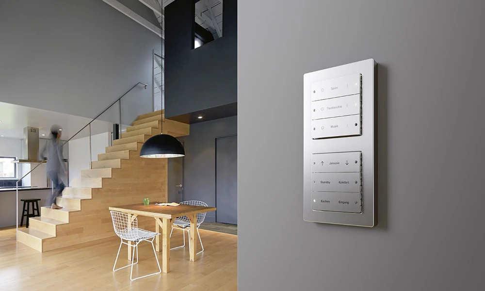 Gira KNX Tastsensor 3 Metall im Haus