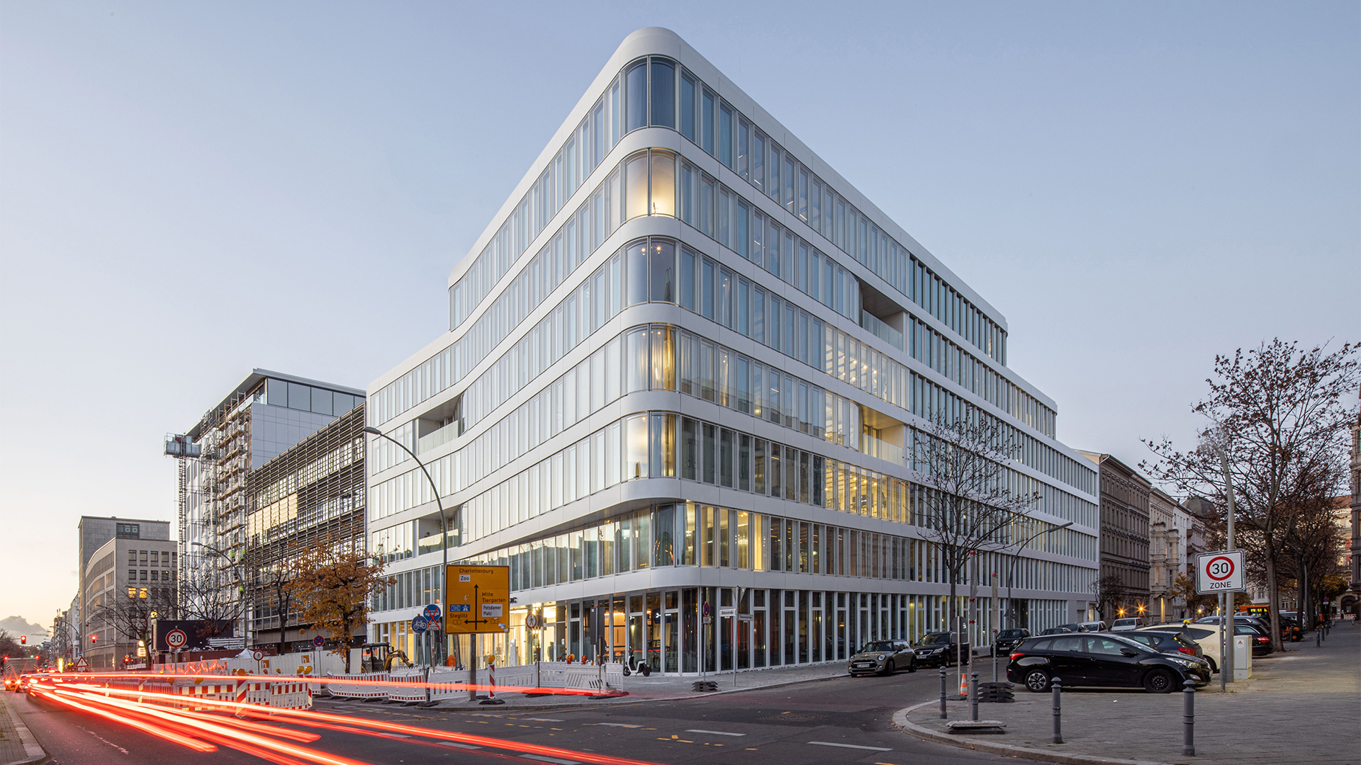 Neue Europazentrale für die Sony Music Group von den Architekturbüros Gewers Pudewill und studio karhard.