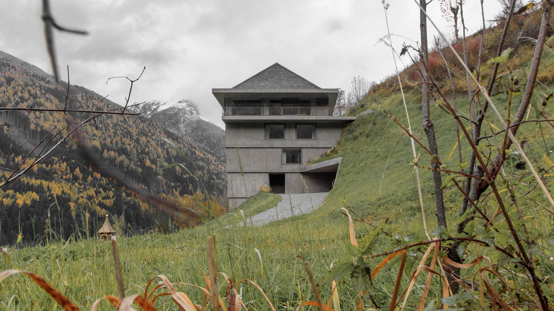 Maximal klimafreundlich, setzt ein Massivbau aus Dämmbeton ein markantes Zeichen in Südtirol